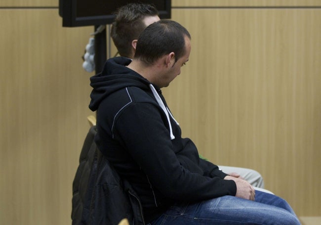 Carlos y David, en el comienzo de su juicio ante un tribunal popular, en febrero de 2012.