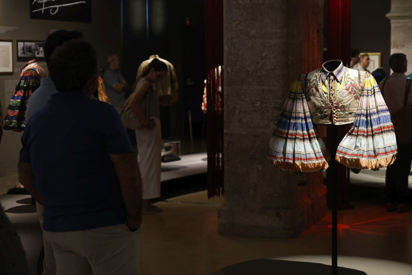 FOTOS | El rey de la copla renace en Valencia