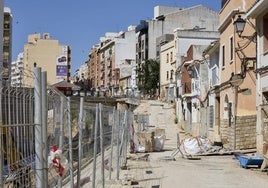 Calle en Chiva en plena reurbanización.