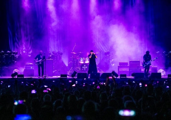 Actuación de The Cult en los Conciertos de Viveros de la Feria de Julio 2024.