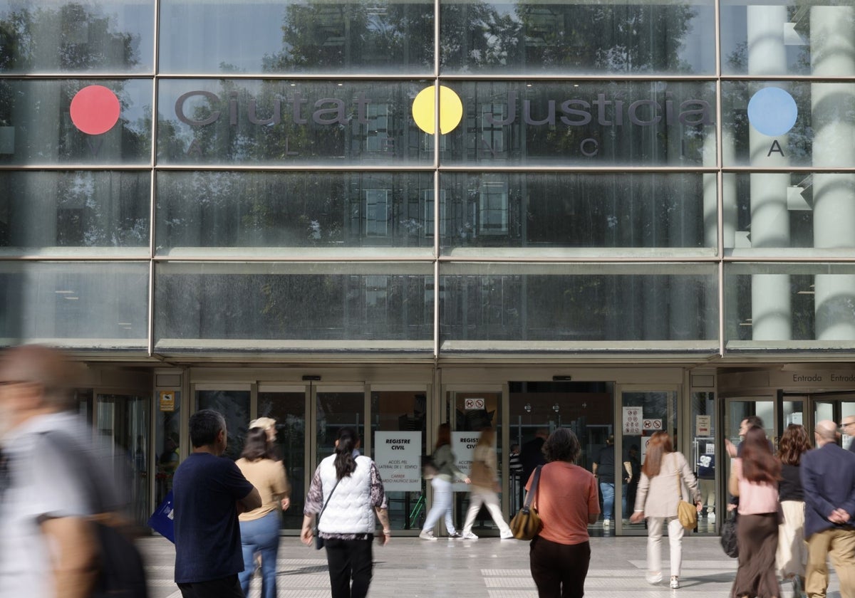 La fachada principal de la Ciudad de la Justicia.