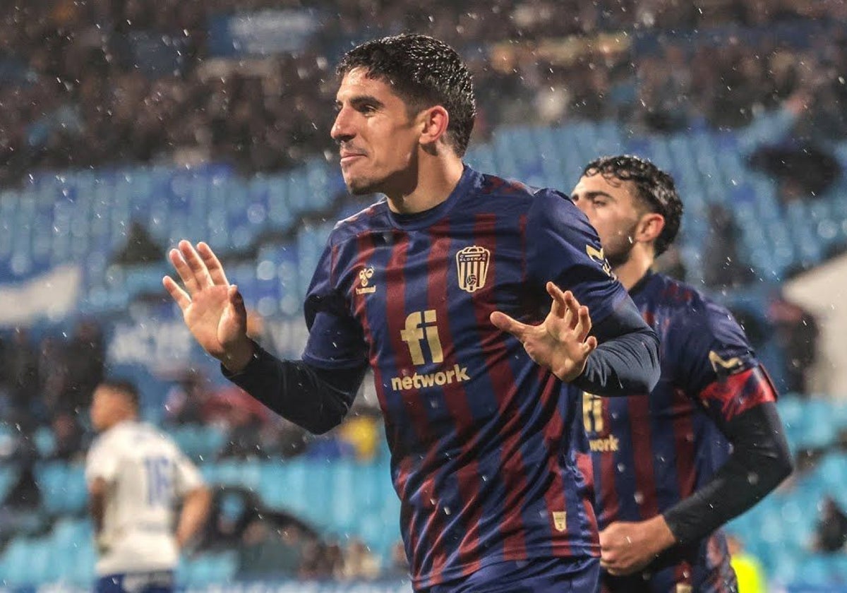 Víctor García, durante un partido.