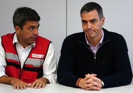 Mazón y Sánchez,reunidos en el CECOPI dos días después de la dana.