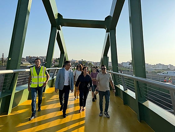 La nueva pasarela peatonal que une Sueca con Fortaleny ya es una realidad