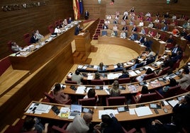 Vista panorámica del hemiciclo de Les Corts, este jueves.