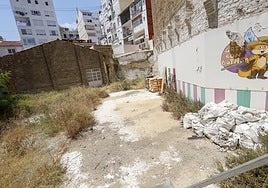 El solar en Maestro Gozalbo, este jueves.