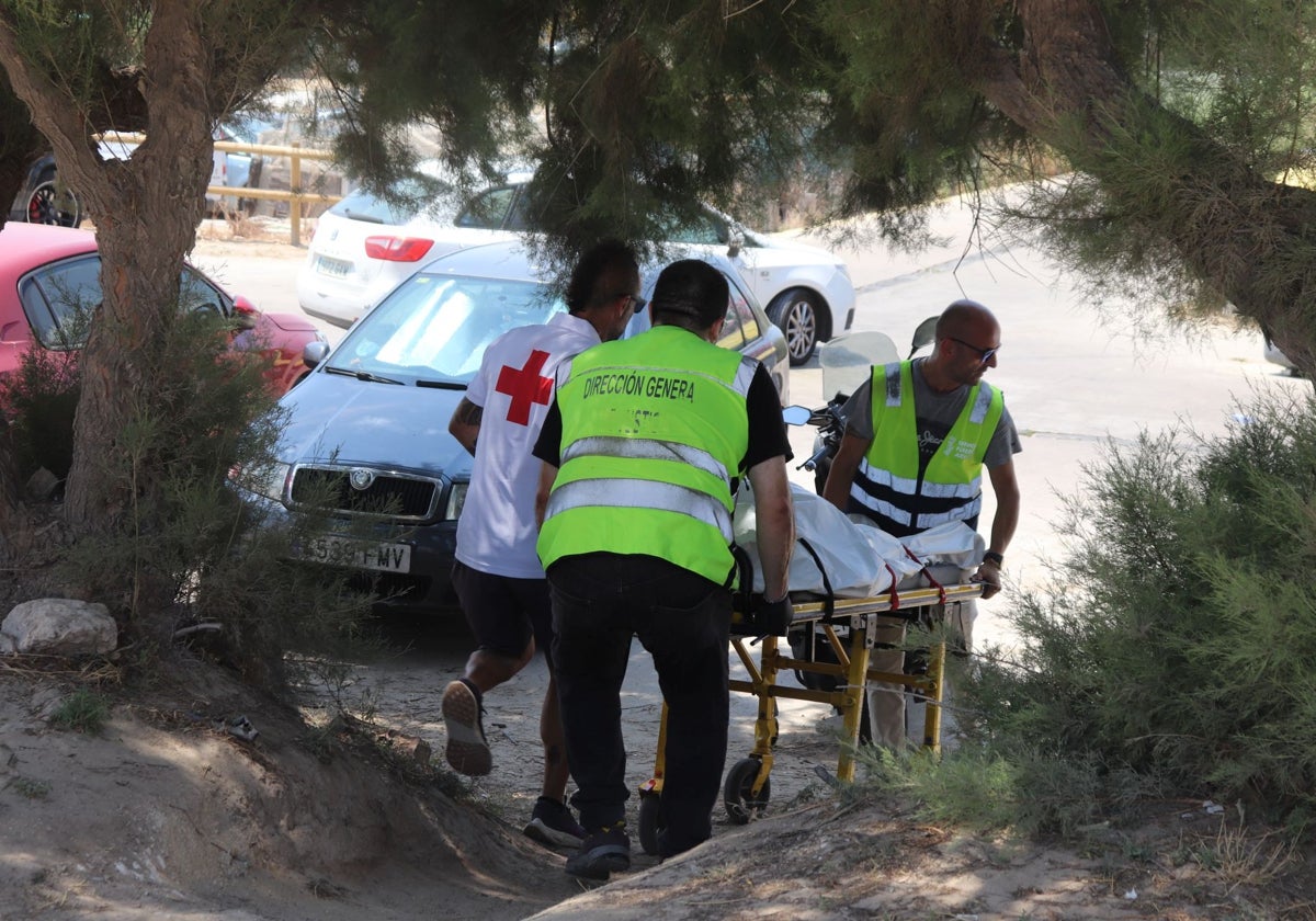 Fallece un turista polaco mientras se bañaba en la playa de Pinedo