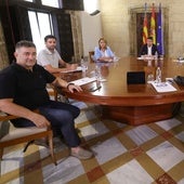 El president recibe a las víctimas de la asociación 'Tots a una veu'.