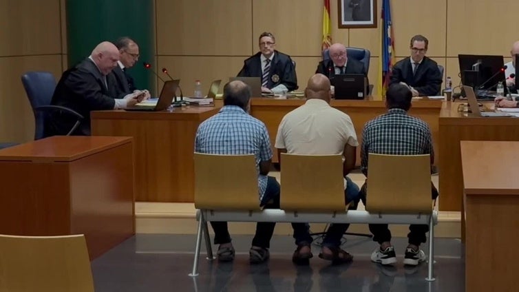 El acusado de violar a un niño en una frutería de l'Horta Nord alega que el menor le robó tres limones