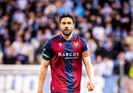 Vicente Iborra, durante un partido con el Levante.