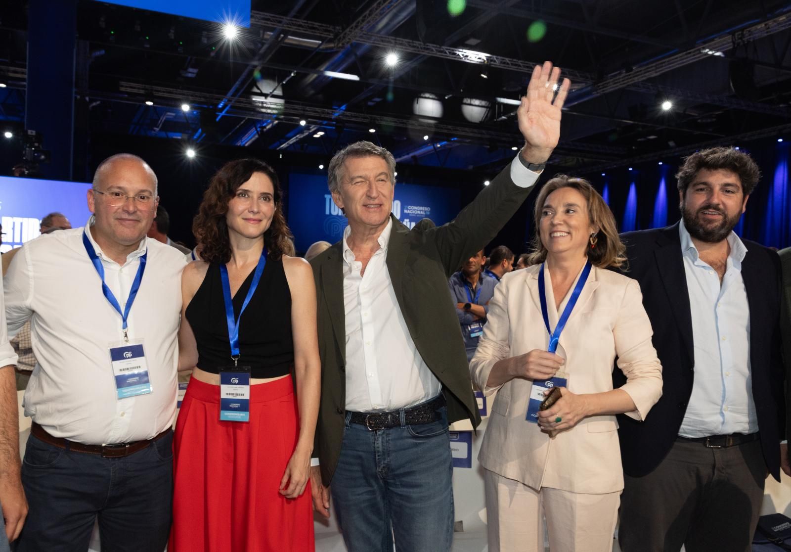 Miguel Tellado, Isabel Díaz Ayuso, Alberto Núñez Feijóo, Cuca Gamarra, y Fernando López Miras.