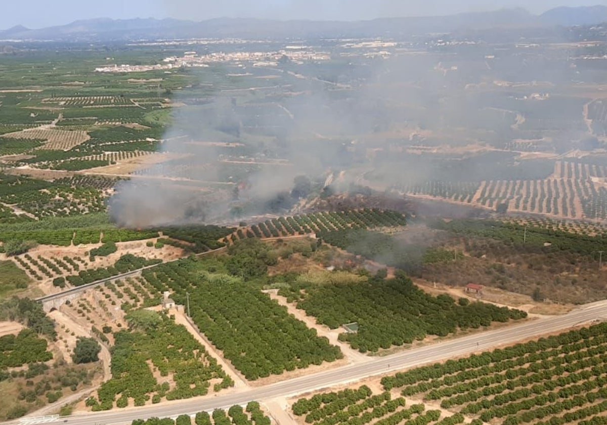 Imagen aérea del incendio forestal de Antella.
