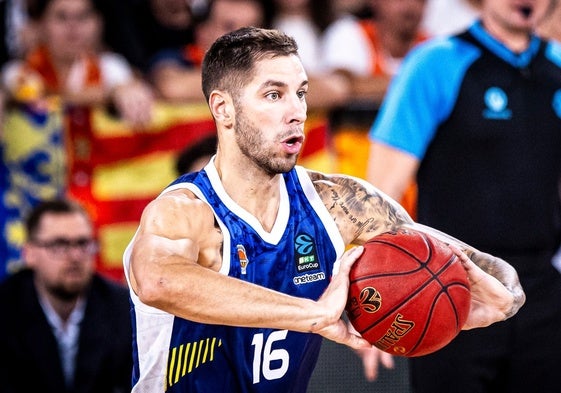 Stefan Jovic, durante un partido del Valencia Basket.