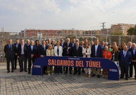Empresarios de AVE y políticos valencianos, en un acto reivindicativo en septiembre de 2024.