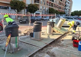 Retirada de contenedores soterrados en Catarroja.