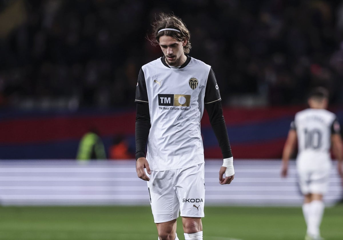 Yarek Gasiorowski, en un partido con el Valencia.