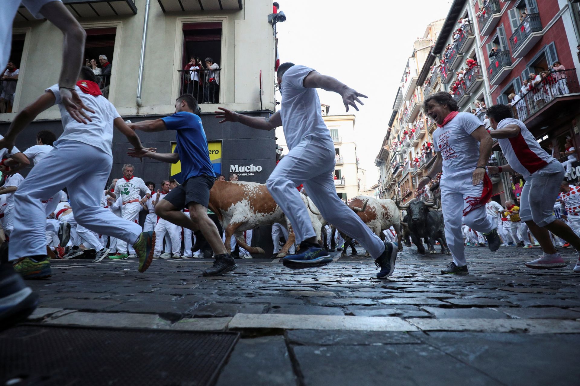 El peligroso segundo encierro de San Fermín 2025, en imágenes