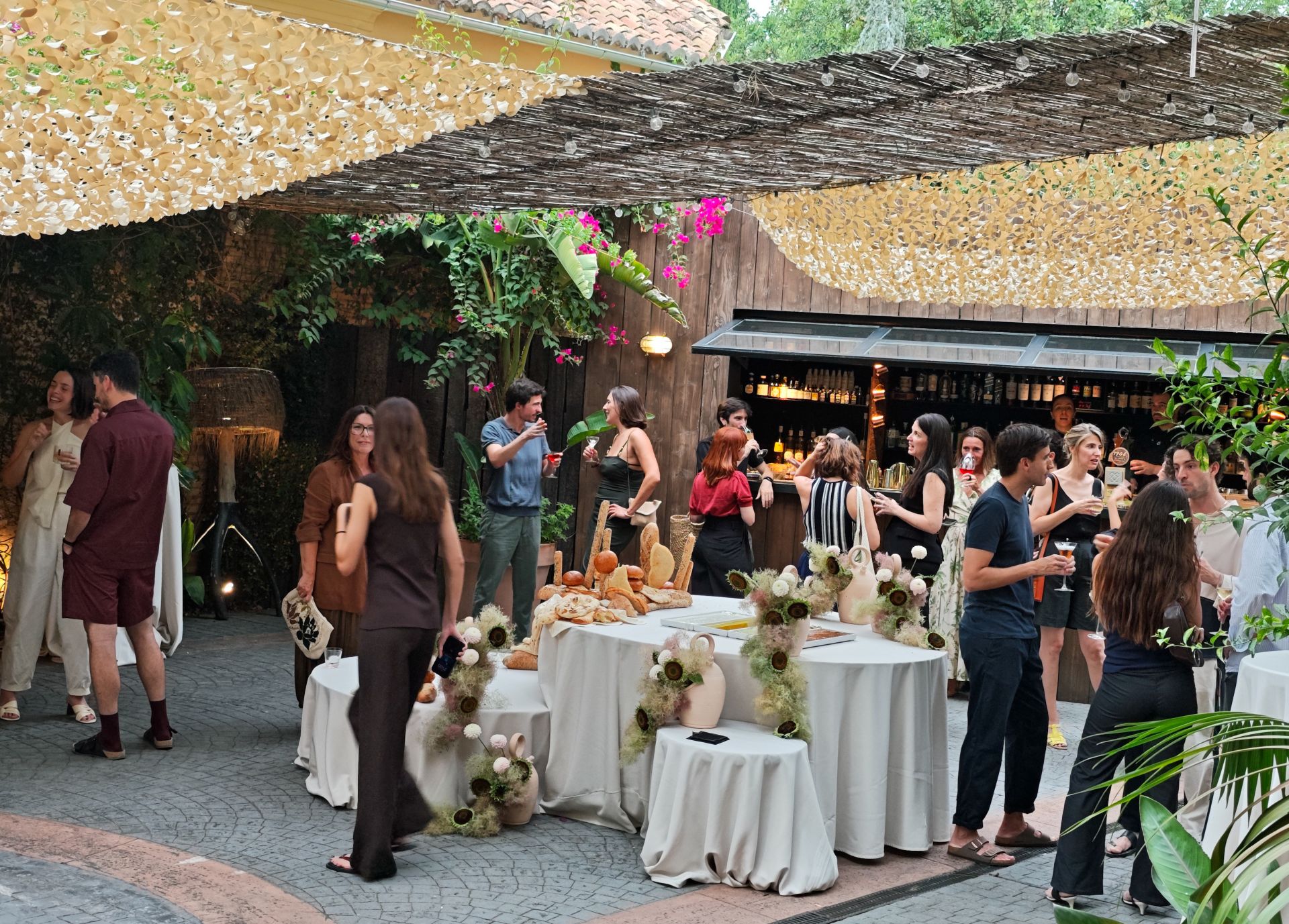 La cena de inauguración de la nueva coctelería en Ruzafa