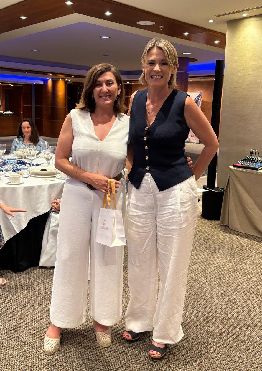 Coral Ariño y Marta Iranzo.