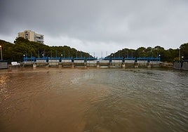 Compuertas de la gola de Pujol en la Albufera.