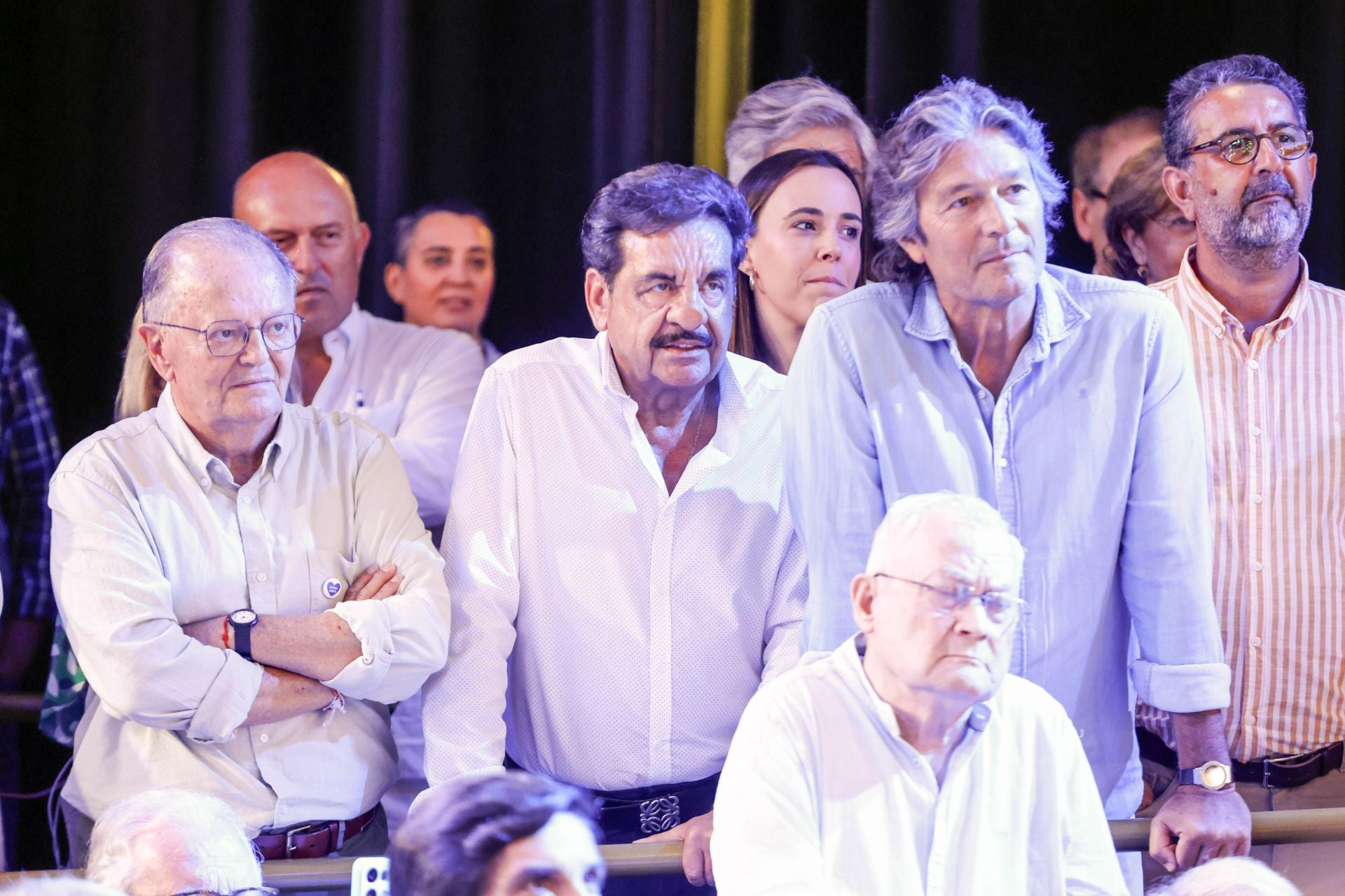 FOTOS | Así ha sido el encuentro de Camps con sus fieles