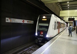 Llegada de un metro a la estación de Colón.
