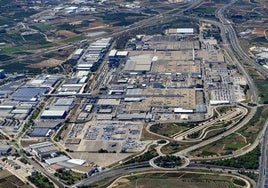 Factoría de Ford Almussafes vista desde el aire.
