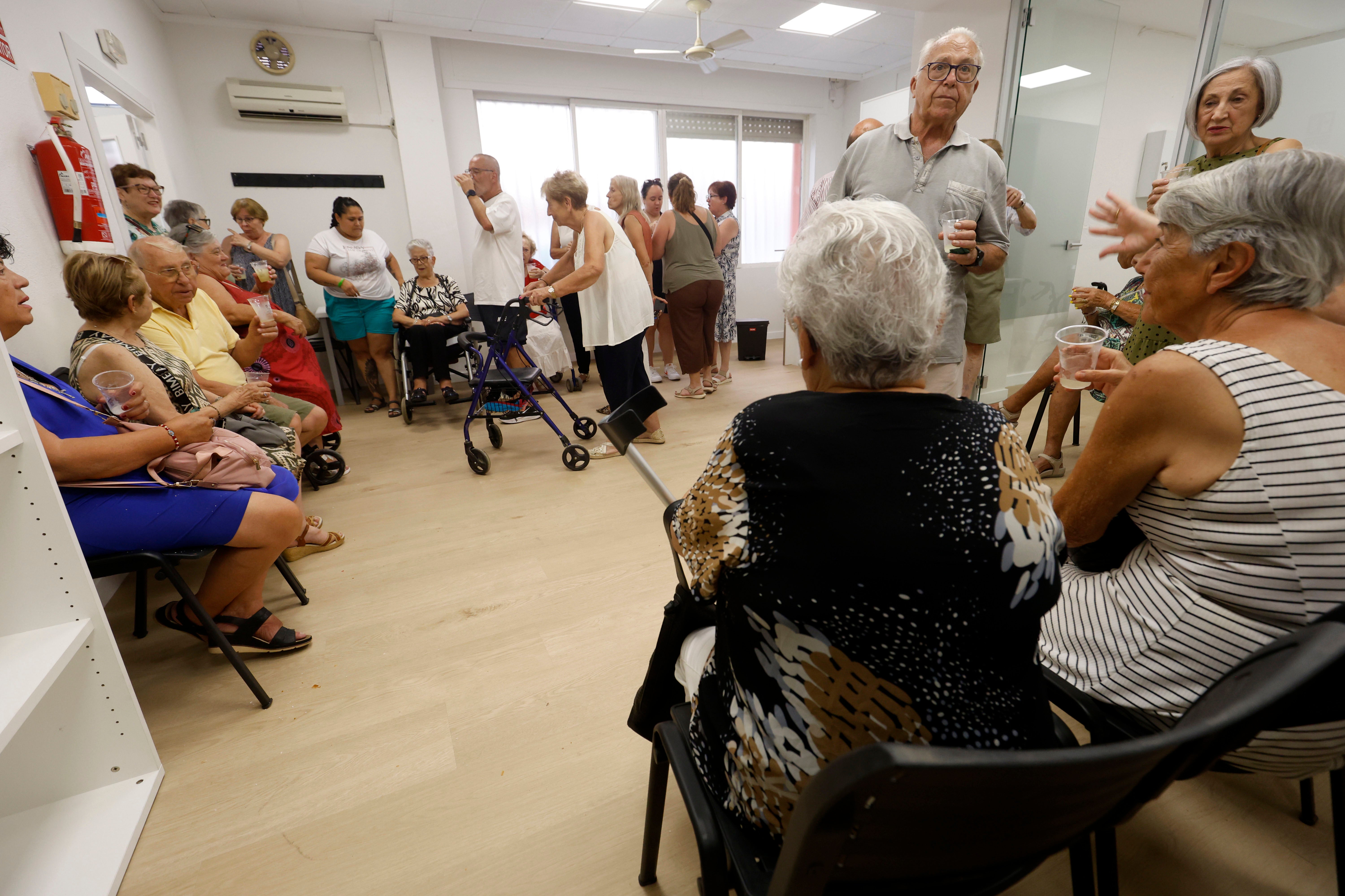 Reinauguración de un centro de mayores.