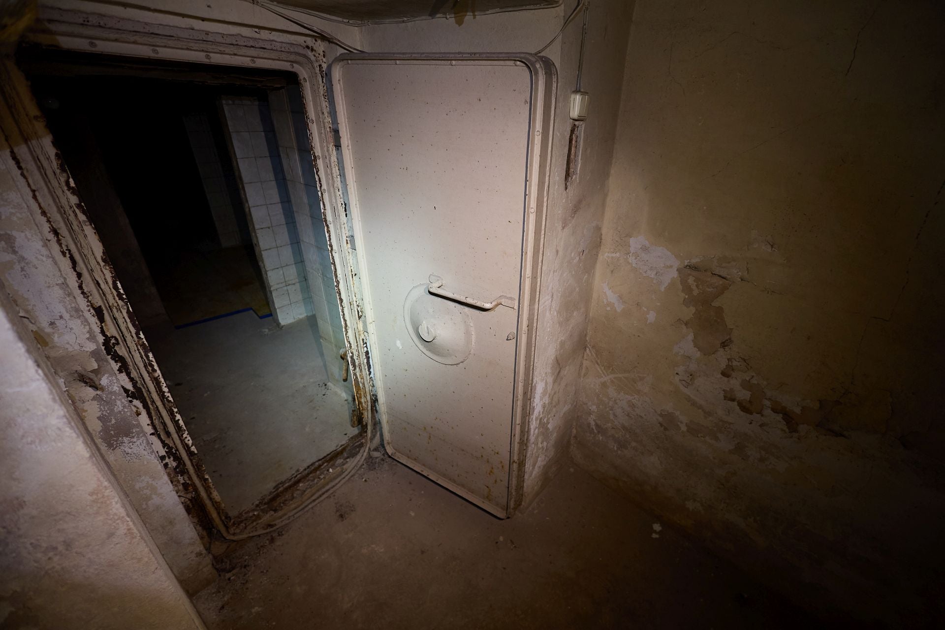 FOTOS | Así es por dentro el refugio antiaéreo del Palacio de Montortal en Valencia