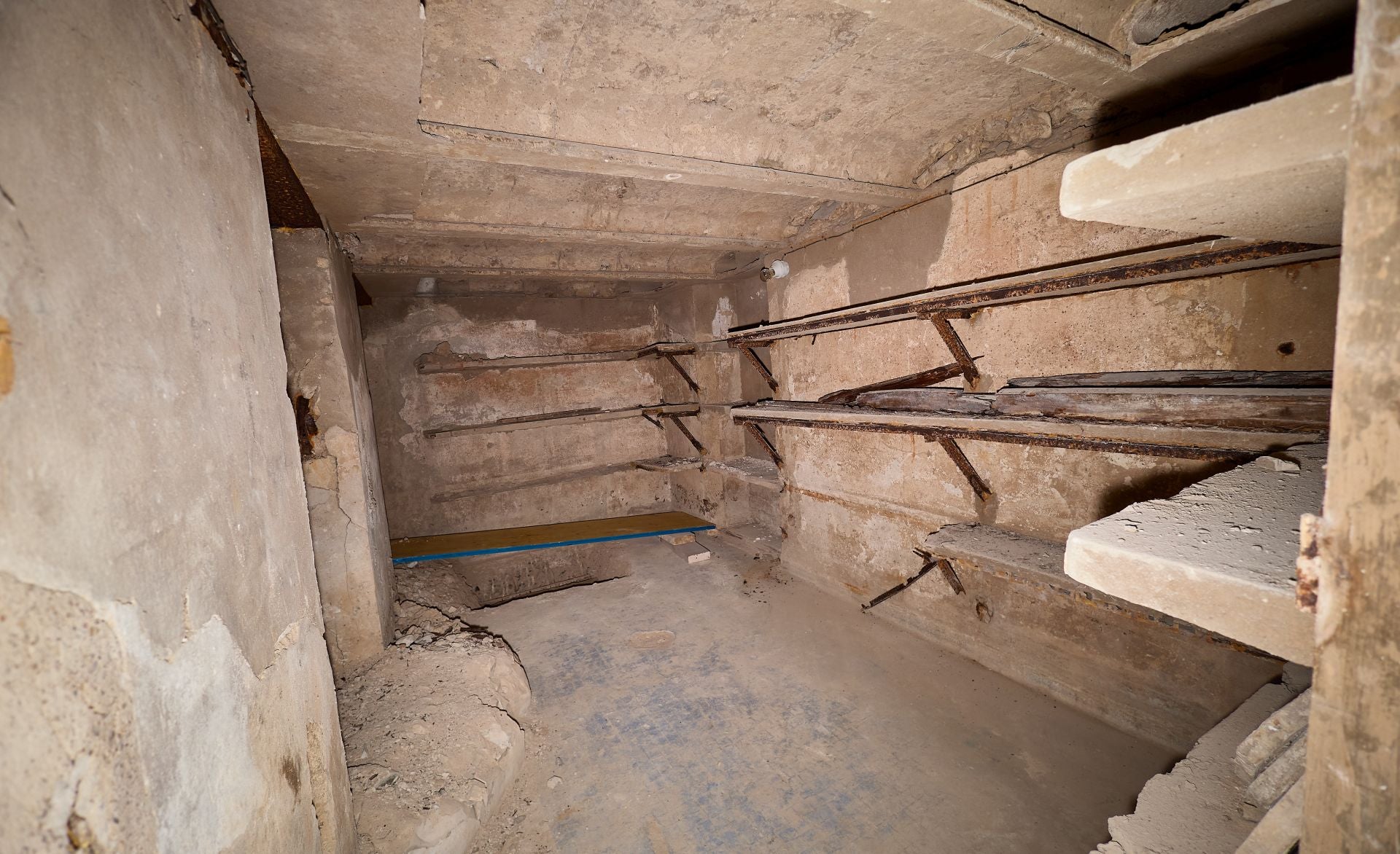 FOTOS | Así es por dentro el refugio antiaéreo del Palacio de Montortal en Valencia