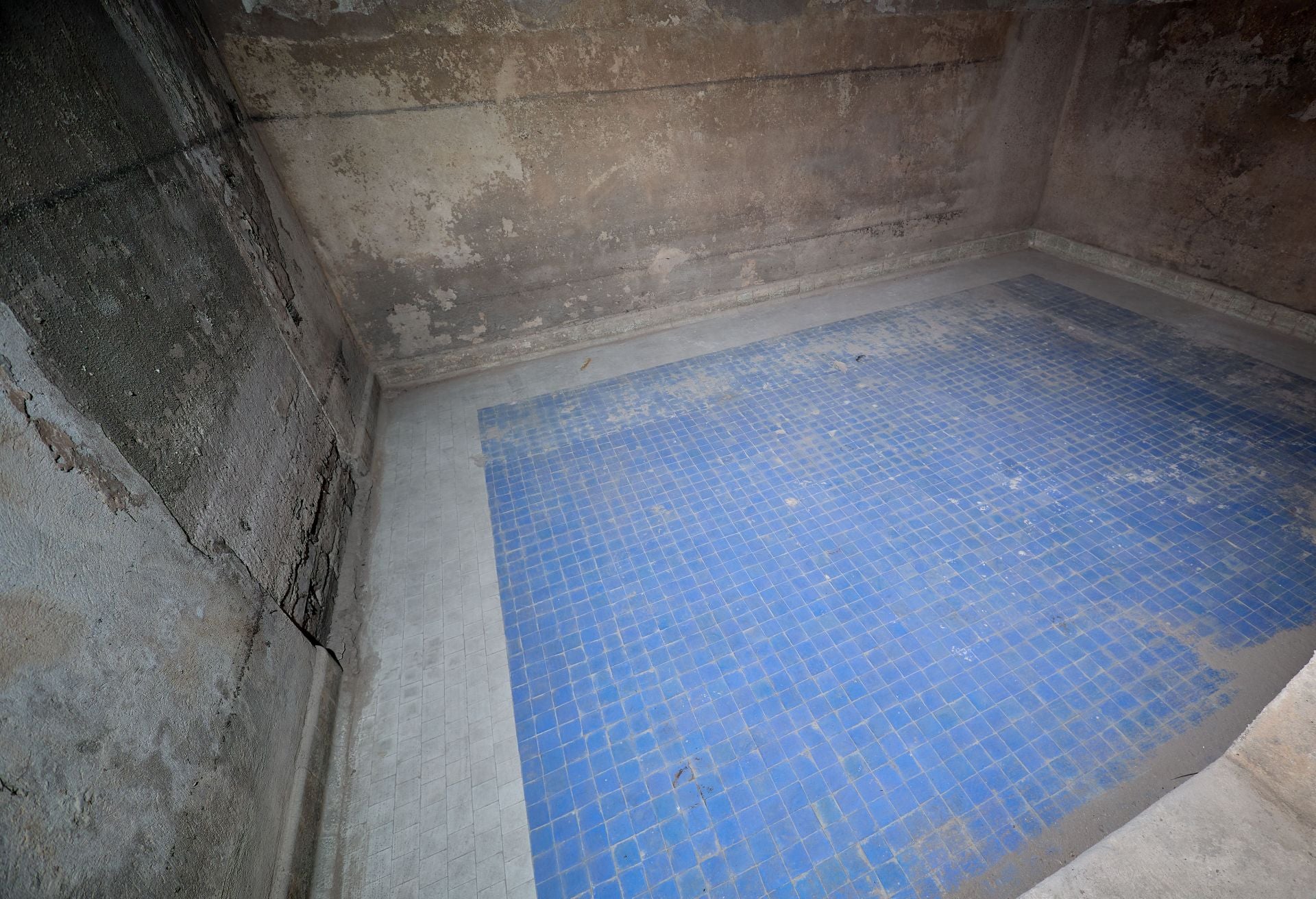 FOTOS | Así es por dentro el refugio antiaéreo del Palacio de Montortal en Valencia