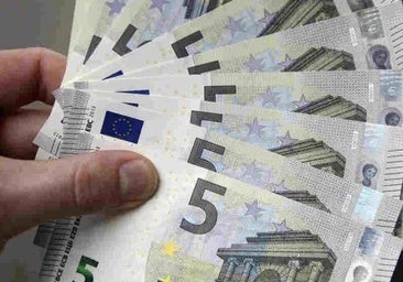 Hacienda advierte sobre los pagos en efectivo en vacaciones: la práctica considerada fraude