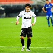 Kang-in Lee, en un partido con el Valencia.