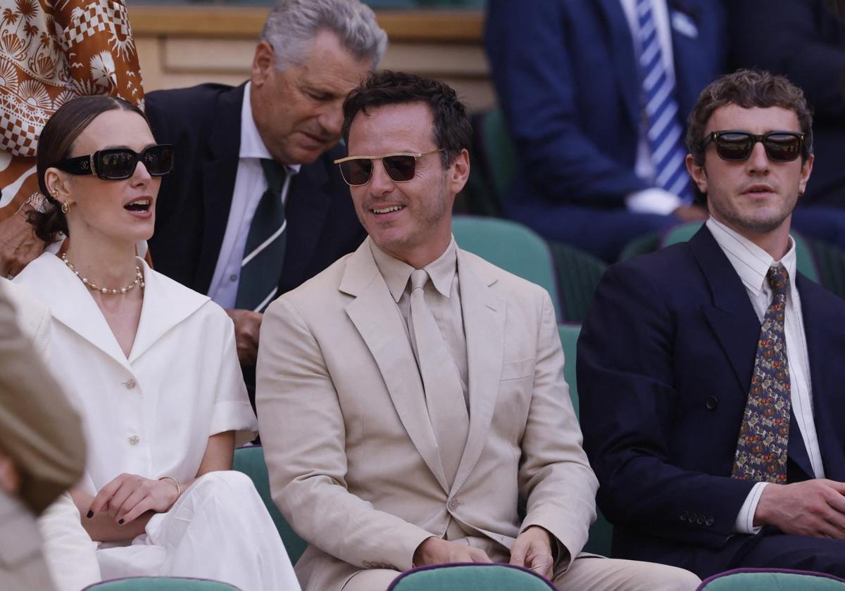 Keira Knightley, Andrew Scott y Paul Mescal, en la final de Wimbledon.