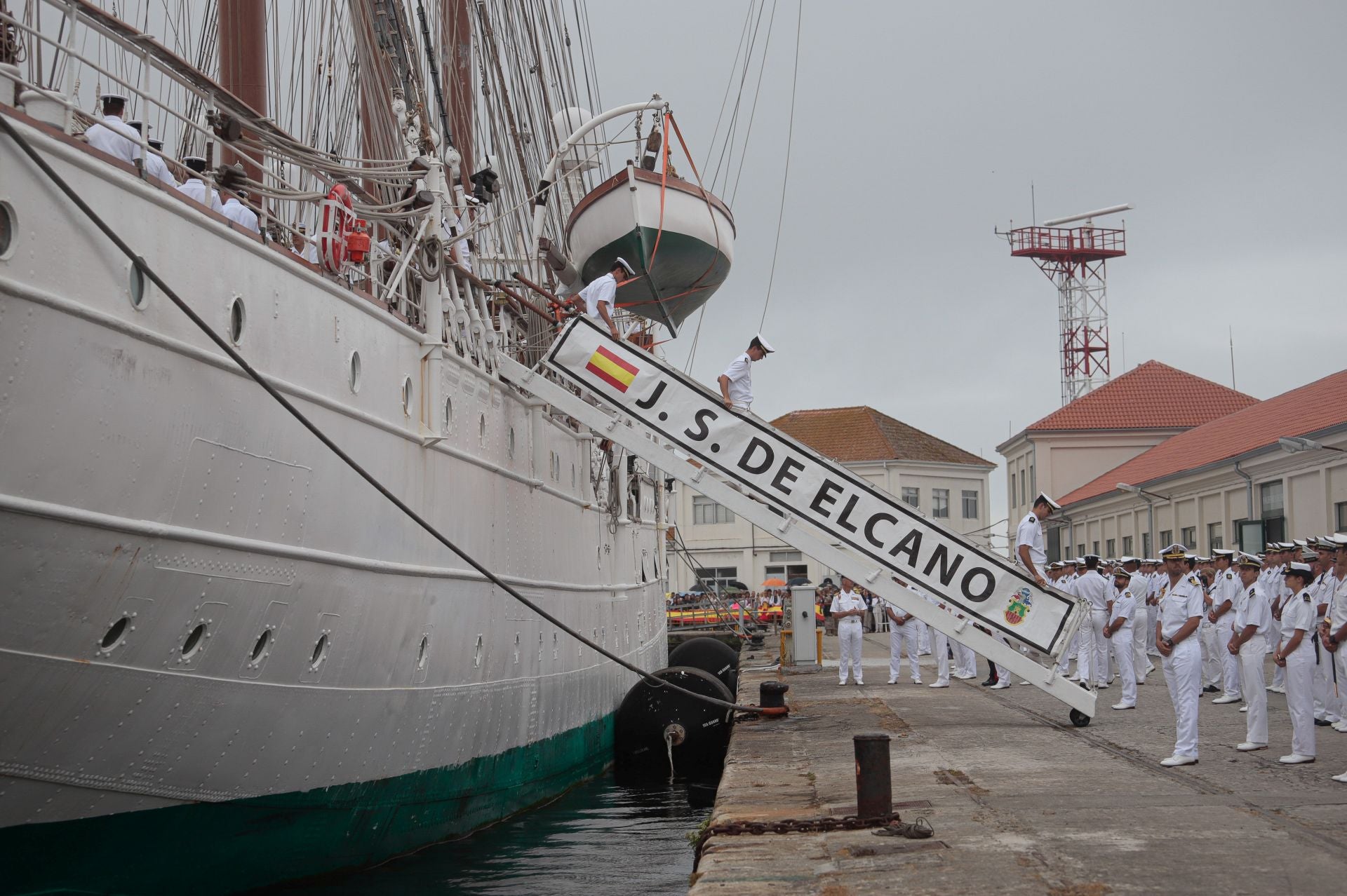 Fotos: La princesa Leonor llega a Marín y finaliza su crucero de instrucción a bordo de Elcano