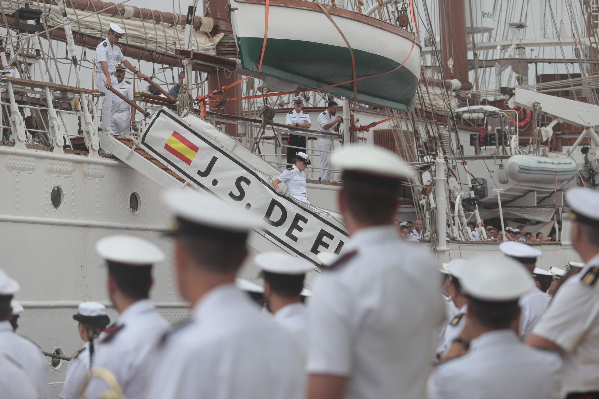 Fotos: La princesa Leonor llega a Marín y finaliza su crucero de instrucción a bordo de Elcano