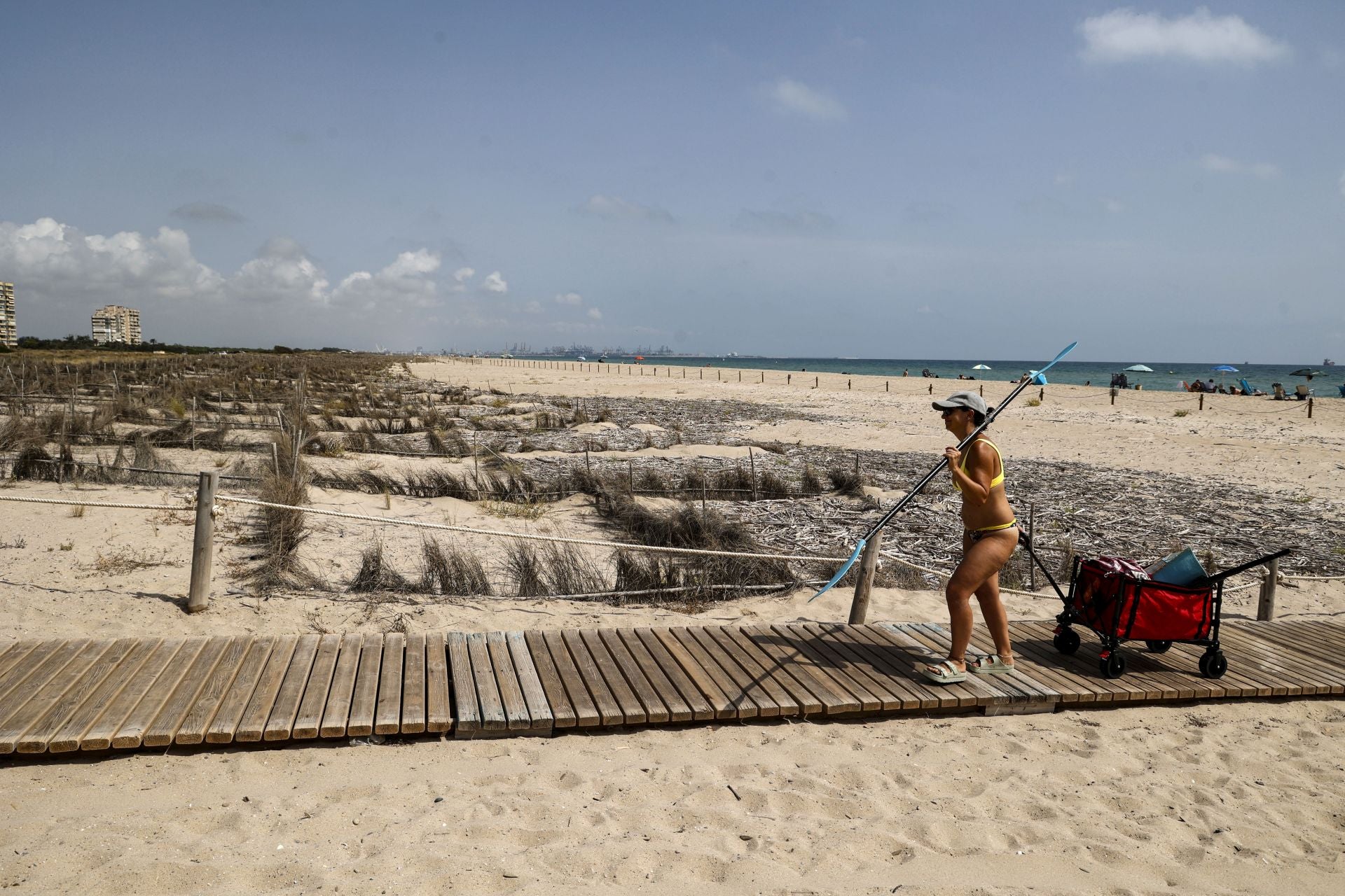 El temporal golpea a las playas del Saler año y medio después de la regeneración