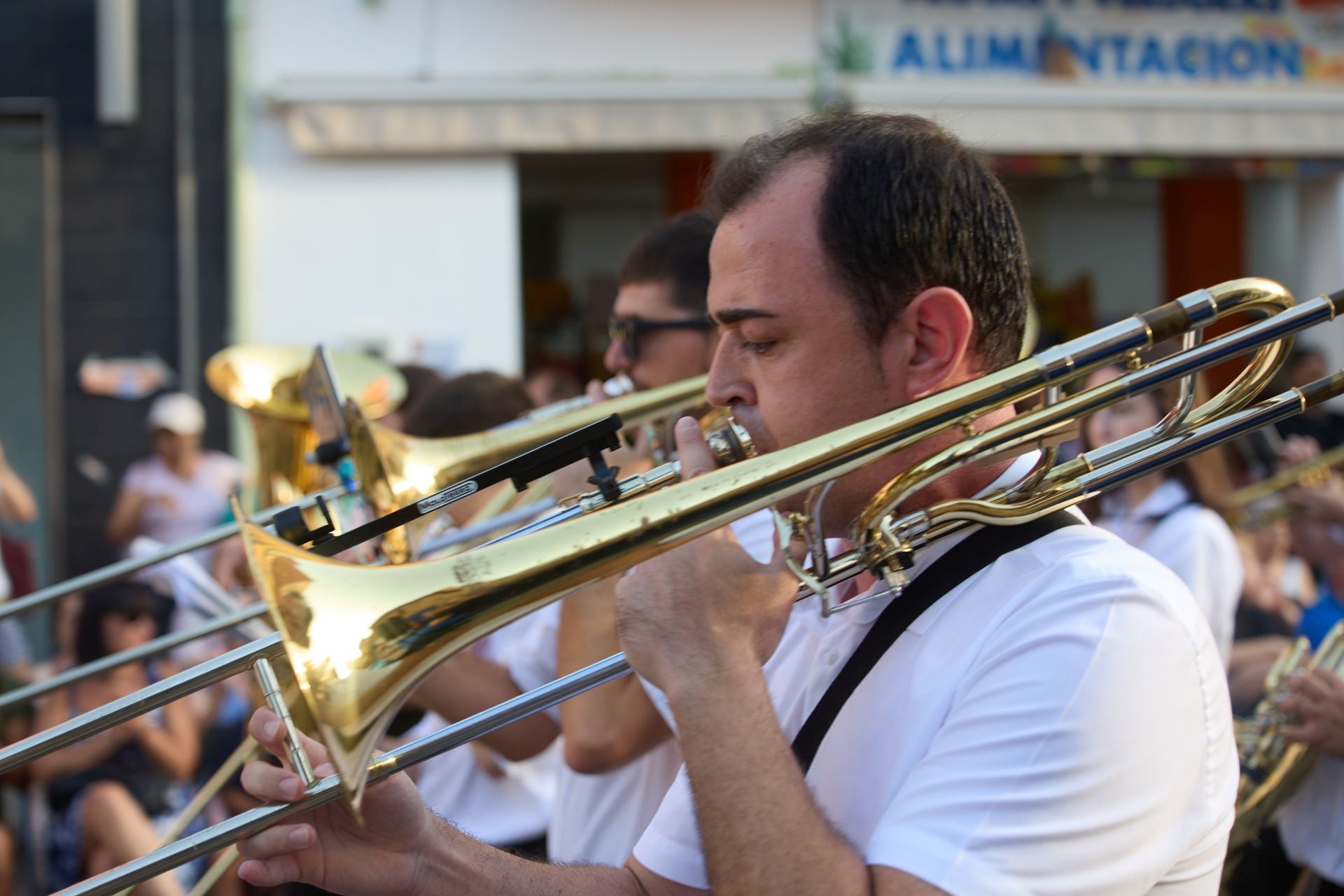 Quince bandas afectadas por la dana abren el Certamen Internacional de Valencia en La Torre