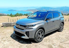 El C3 Aircross crece hasta los 4,39 metros para ofrecer uno de los interiores más amplios y modulables del segmento de los B-SUV con hasta 7 plazas.