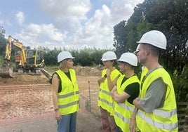 Pilar Bernabé en su visita a las obras de La Torre - Faitanar