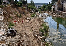 Tramo del río Buñol junto al casco urbano del pueblo.