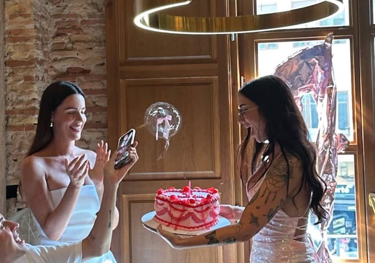 Celebración del cumpleaños de Naomi Asensi.