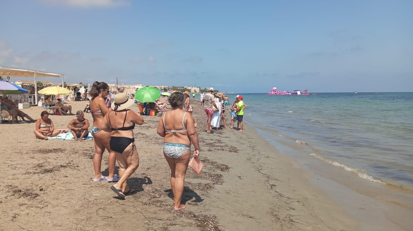 FOTOS | Cierran otras tres playas en Dénia por contaminación fecal
