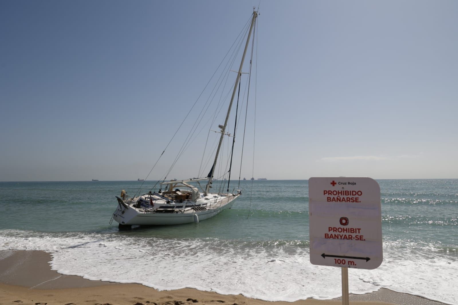 Fotos: Velero encallado en El Saler