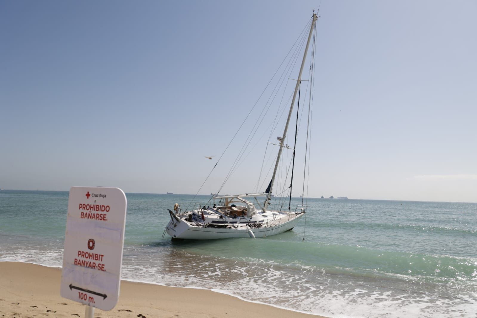 Fotos: Velero encallado en El Saler