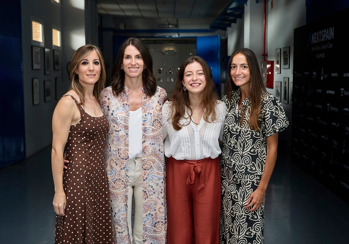 Eva Peris Aparicio, María Amparo Tortajadam María Sancho y Maria Teresa Iborra, en LAS PROVINCIAS.