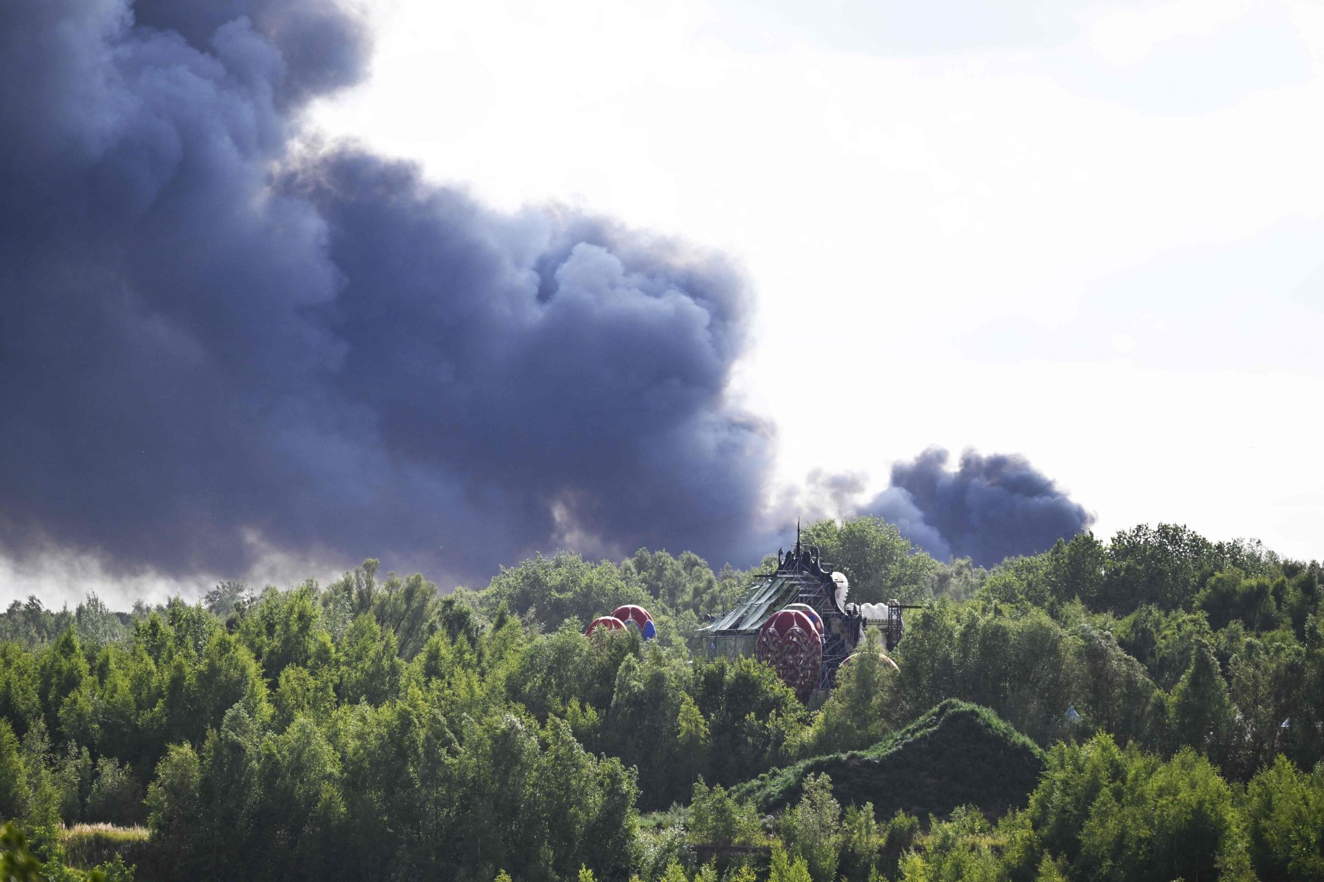 Un incendio calcina el escenario principal del festival Tomorrowland