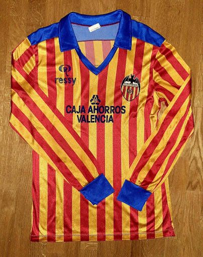 La evolución de la senyera en el Valencia CF