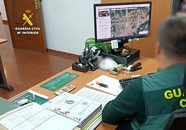 El menor detenido consiguió manipular a la niña de siete años para que le enviara imágenes de contenido sexual.