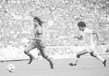 Desde la imagen icónica de Kempes hasta la actualidad: todas las camisetas de la Senyera